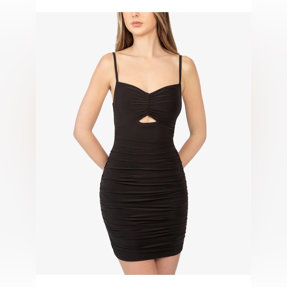 AMTIOUS🌸black stretch cut out ruched dress ✨